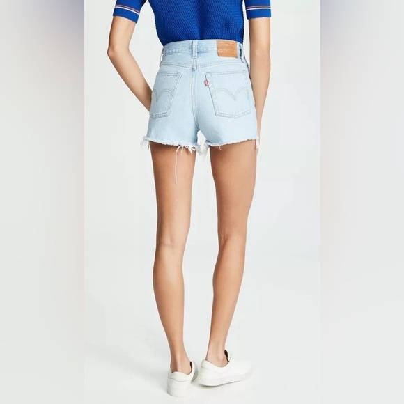 Levi’s Light Wash Wedgie High Waist Denim Shorts - Picture 9 of 11